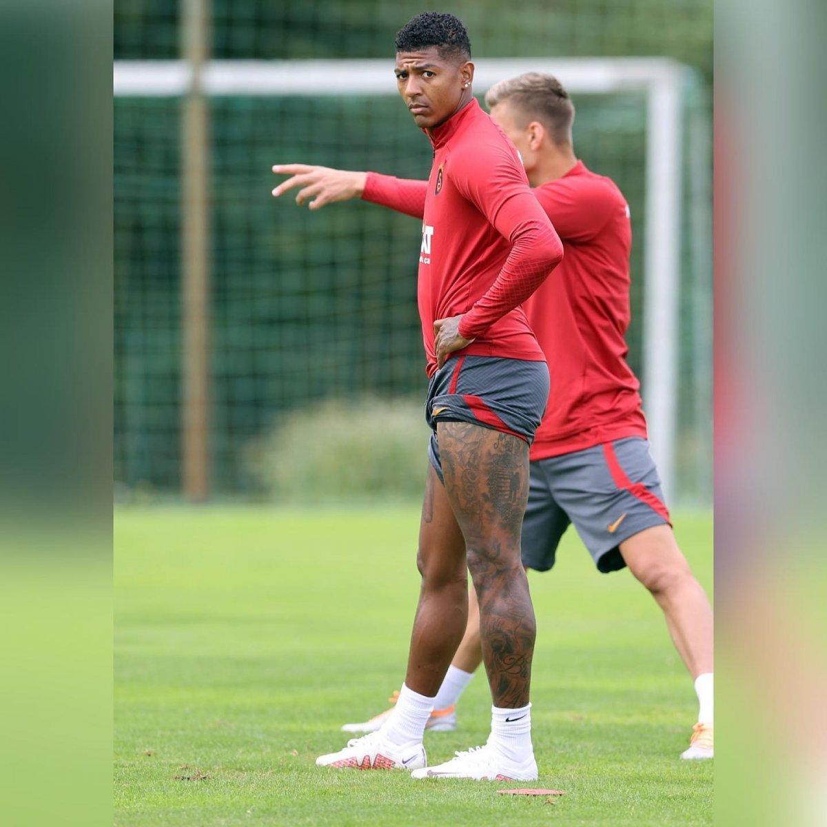 Kerem Aktürkoğlu ve Van Aanholt kavga etti