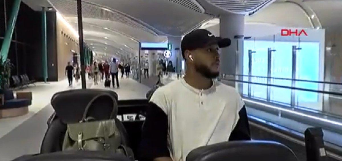 Fenerbahçe'nin anlaşma sağladığı Joshua King, İstanbul'a vardı