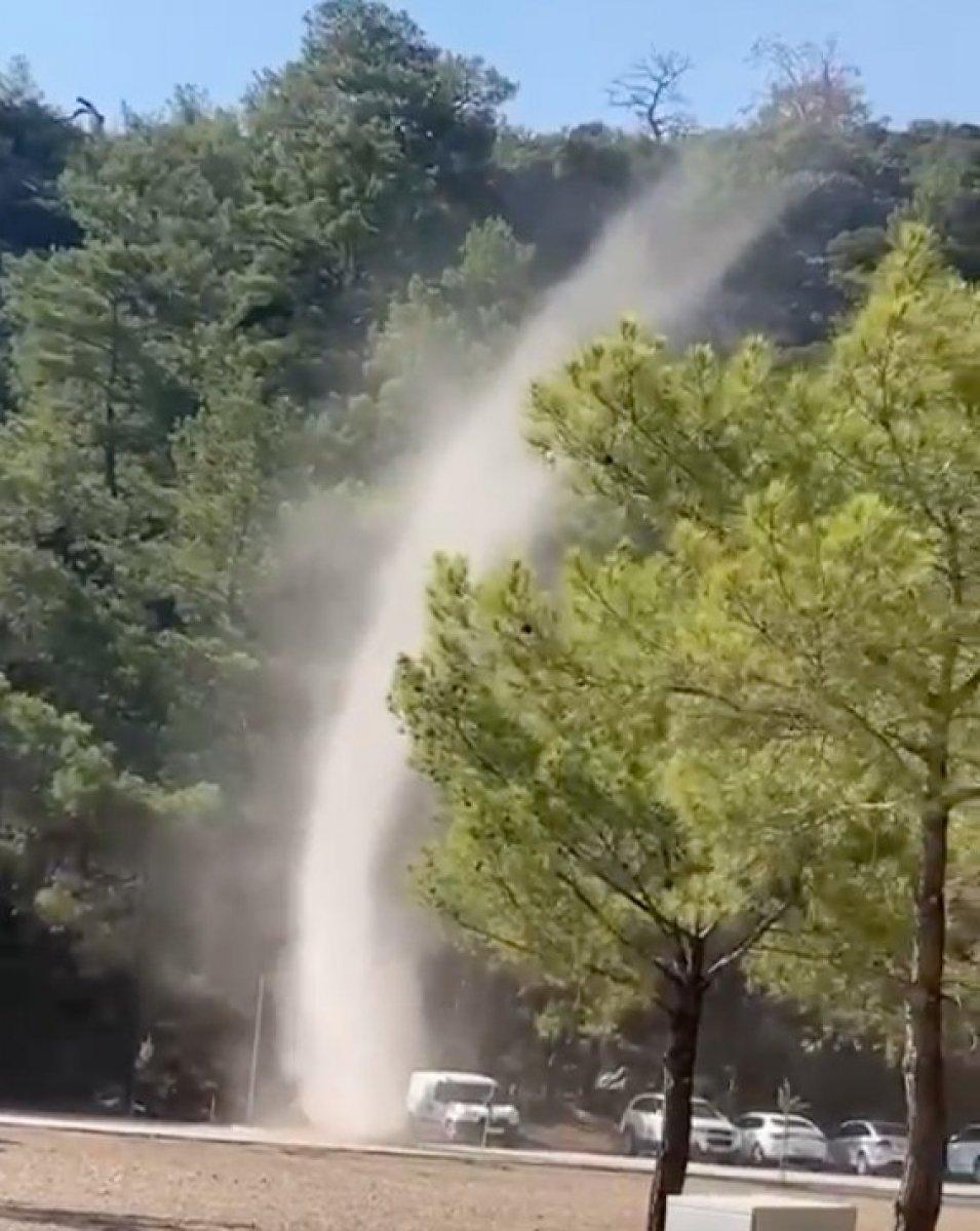 Antalya'da piknik alanında hortum çıktı