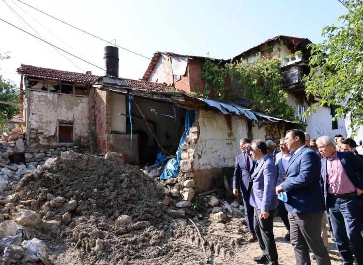 İsmail Çataklı, sel felaketinde yaşamını yitiren vatandaşın ailesini ziyaret etti