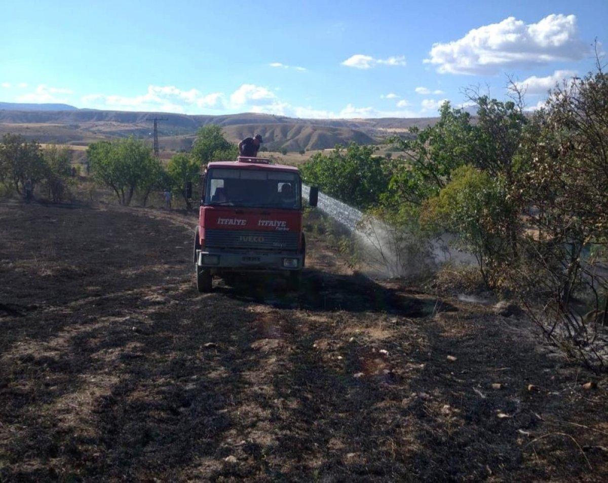 Tunceli’de arazi yangını