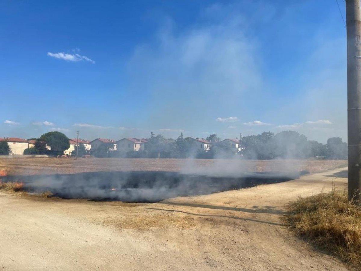 Çanakkale’de çocukların attığı torpil yangın çıkardı