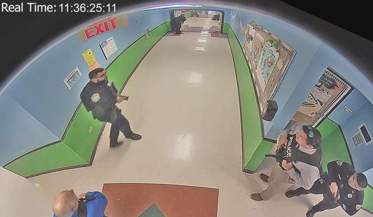 ABD'de okula silahlı saldırı: 77 dakika boyunca müdahale edilmedi