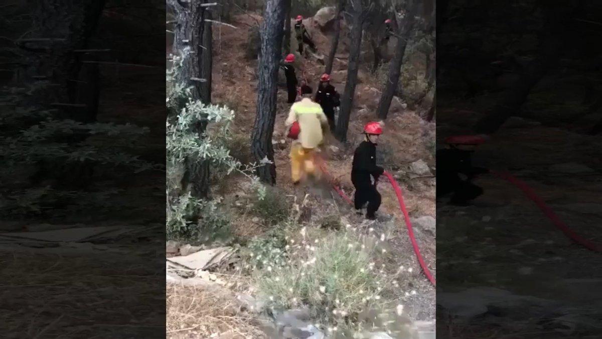 Mehmetçik, Datça’daki yangını söndürme çalışmalarına destek sağlıyor