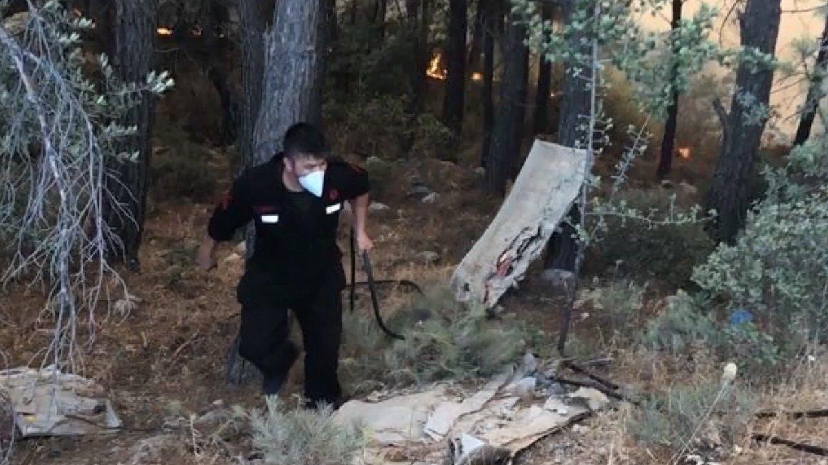 Mehmetçik, Datça’daki yangını söndürme çalışmalarına destek sağlıyor