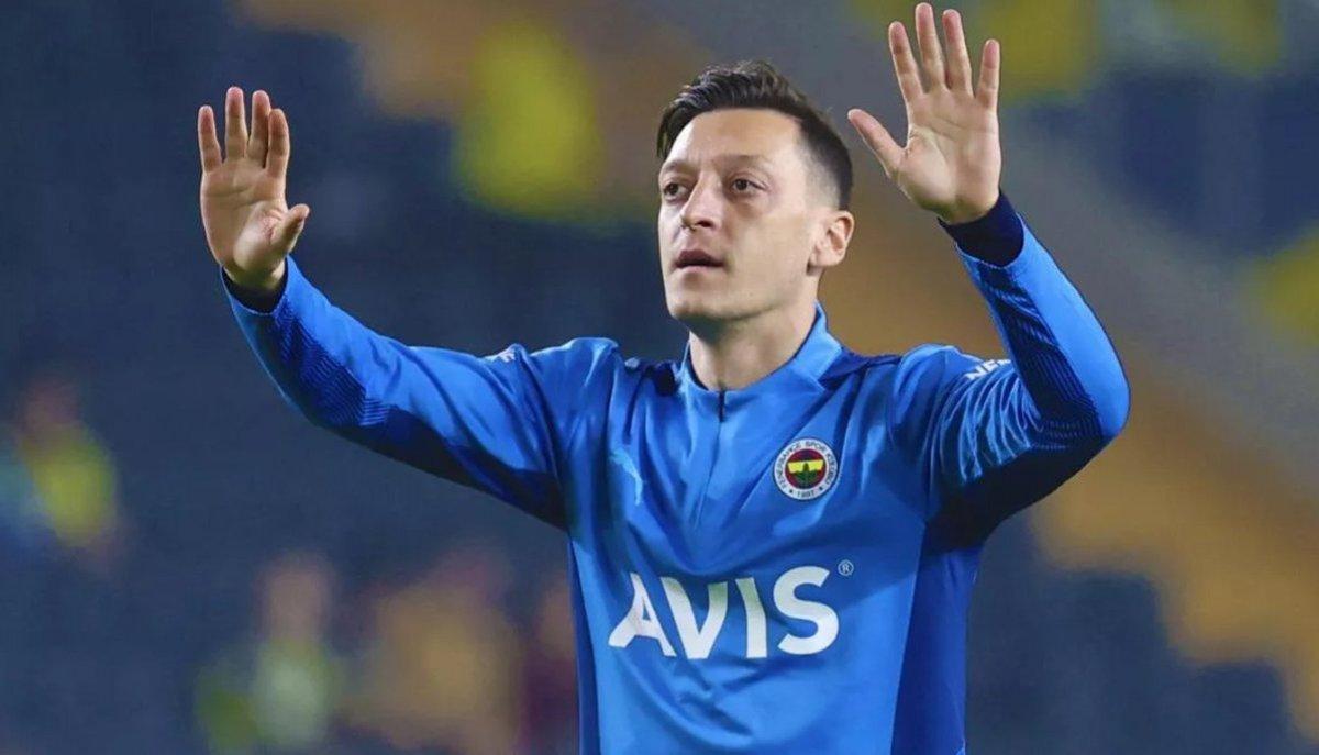 Mesut Özil, Başakşehir'de