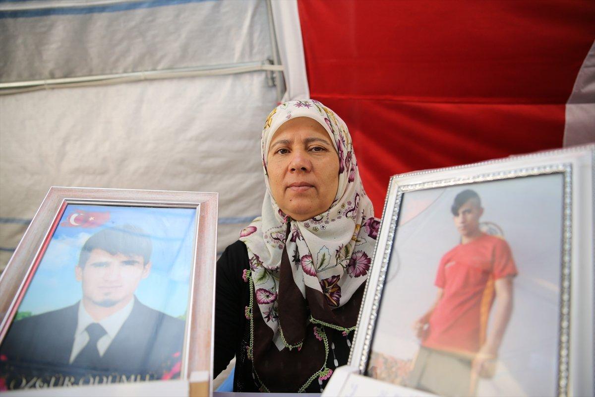 Diyarbakır anneleri, çocuklarından teslim olmalarını istedi