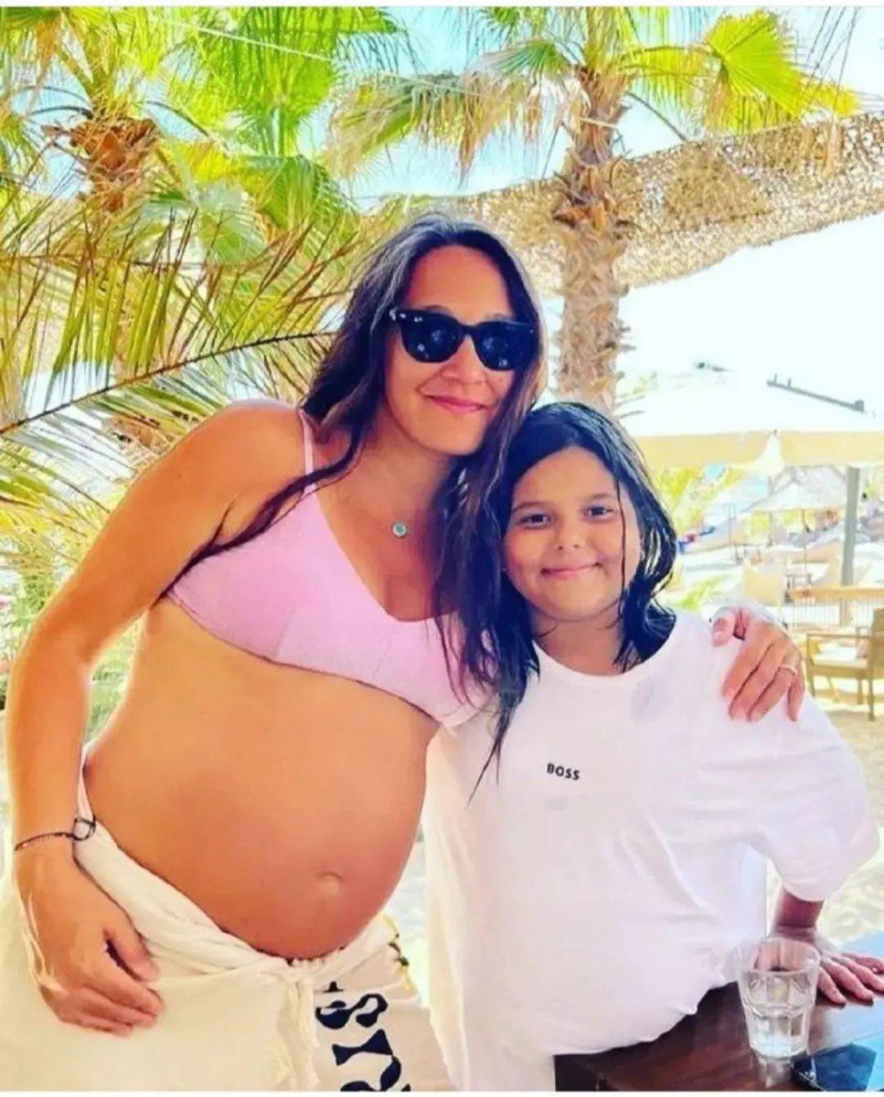 Barış Arduç eşinin baş harfini boynuna astı