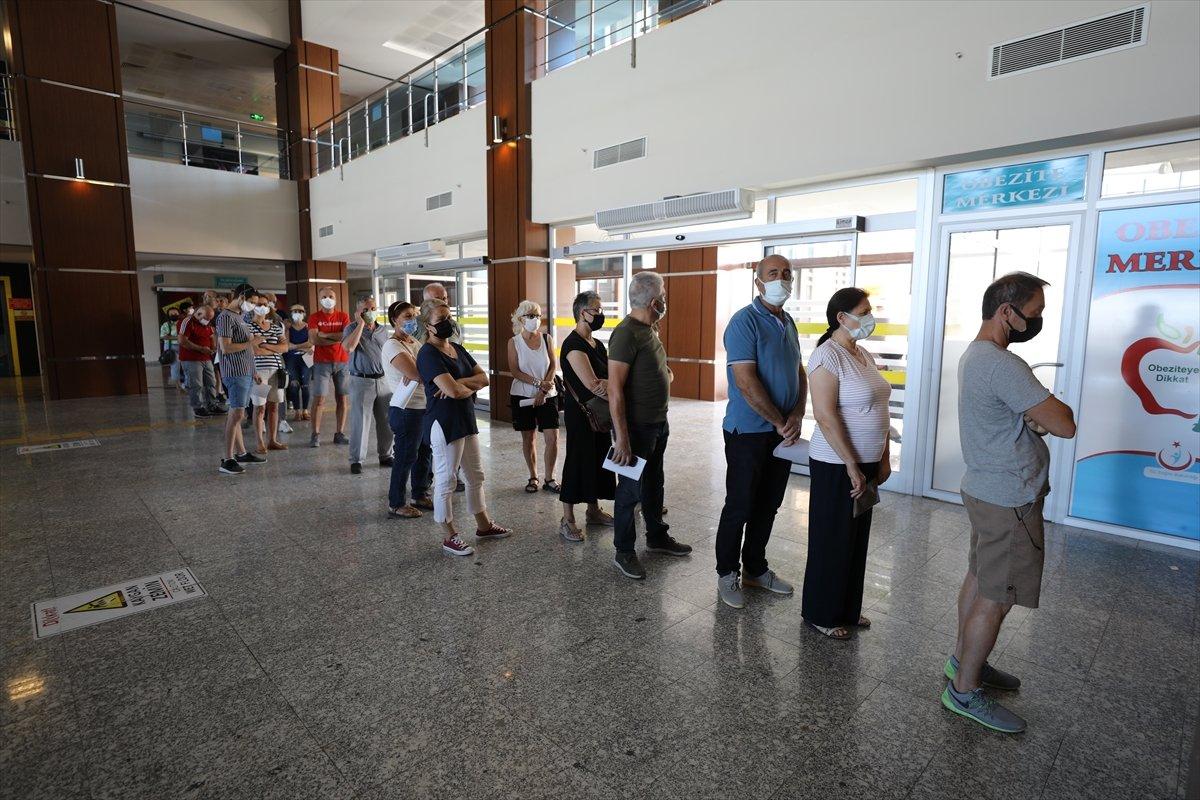Korona hatırlatma dozu için hastanelerde yoğunluk oluştu