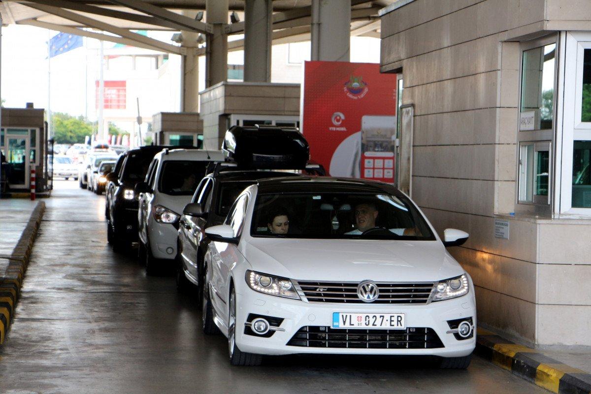 Sınır kapılarında yoğunluk var: 578 bin gurbetçi giriş yaptı