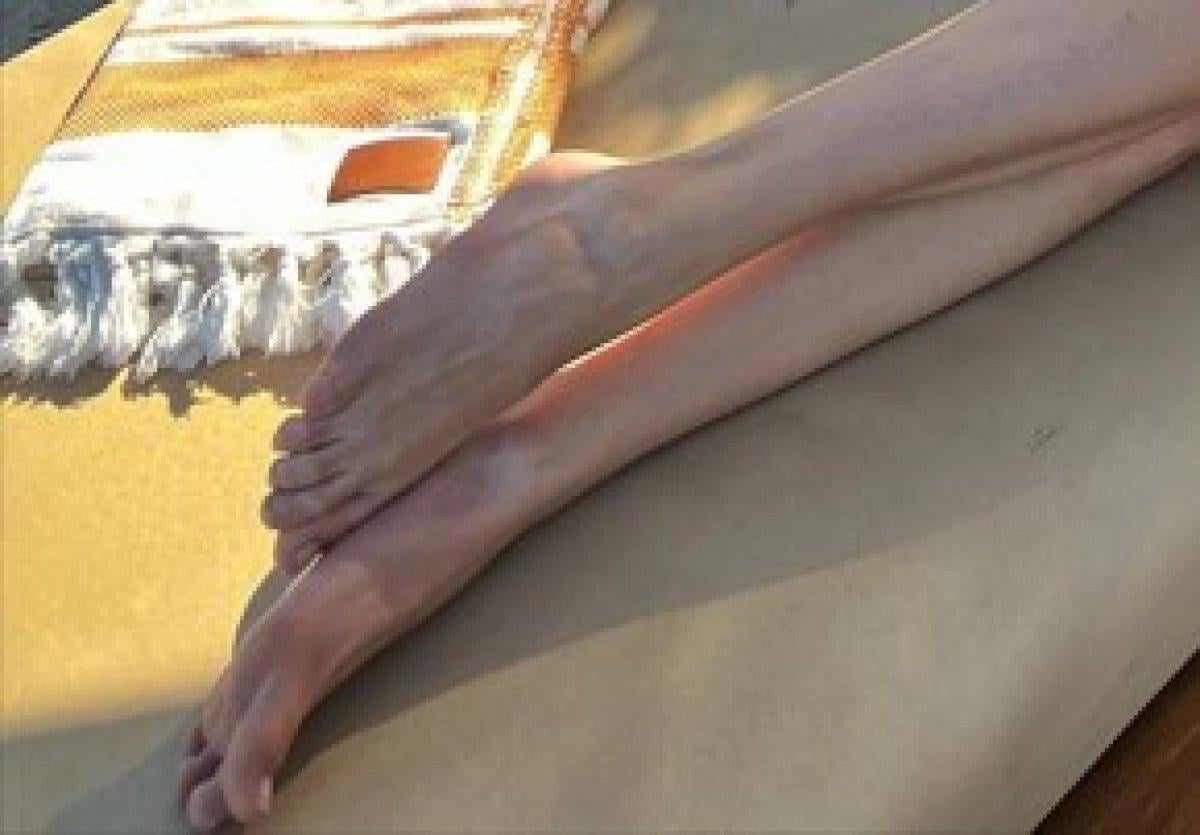 Melis Sezen’in ayakları takipçilerinin dikkatinden kaçmadı