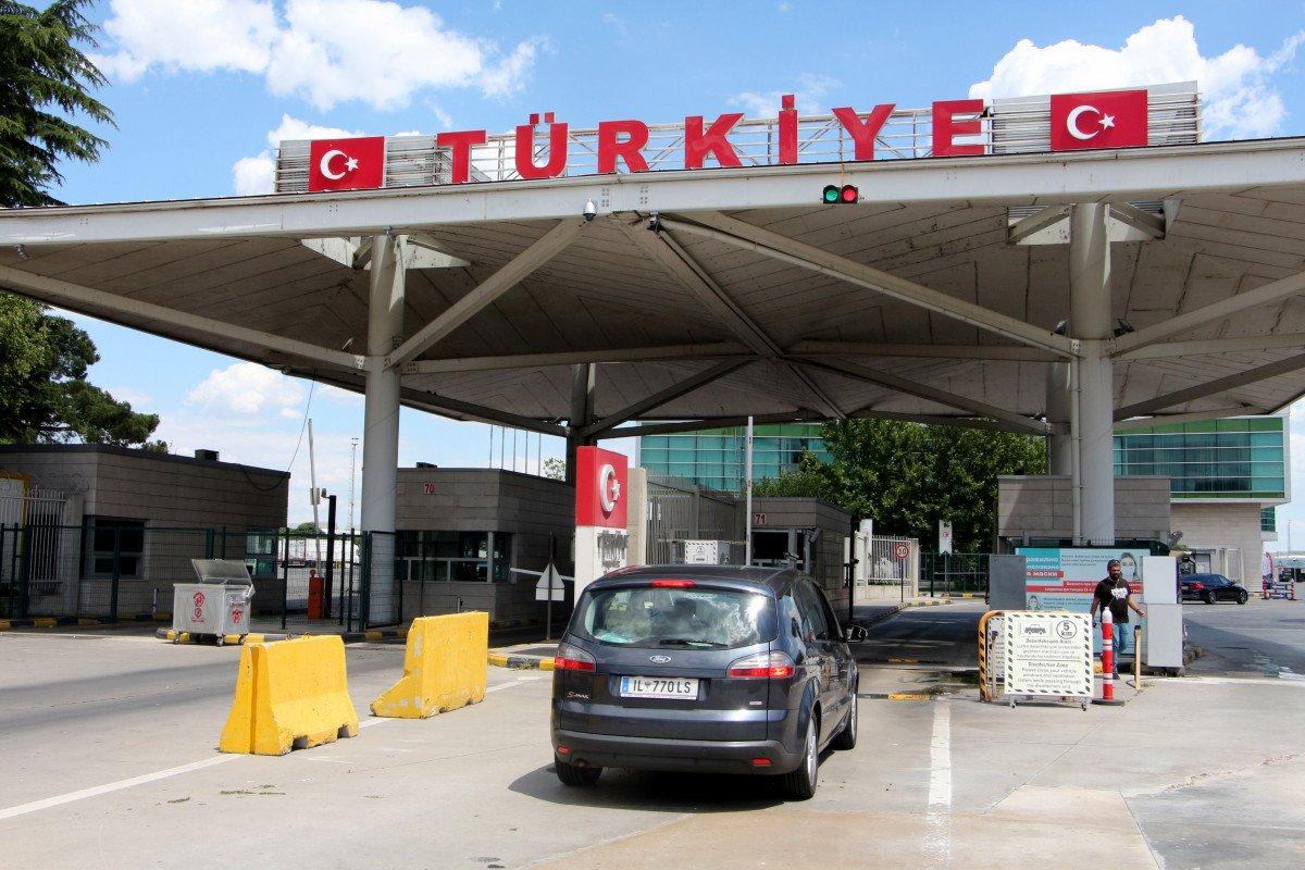 Sınır kapılarında yoğunluk var: 578 bin gurbetçi giriş yaptı