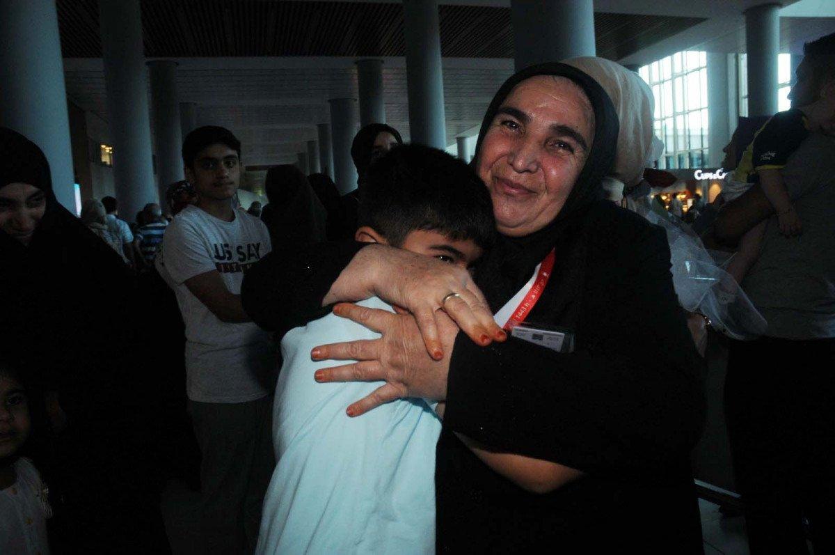 Hac ibadetini tamamlayan hacılar yurda dönmeye başladı