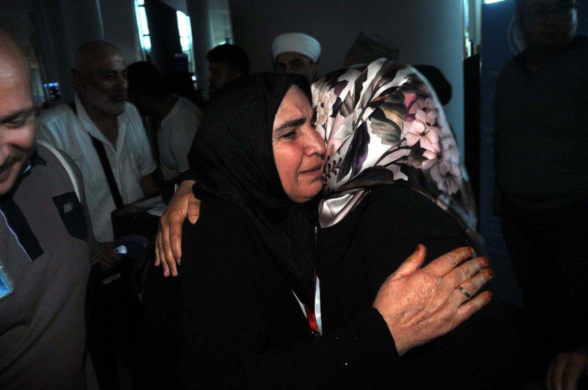 Hac ibadetini tamamlayan hacılar yurda dönmeye başladı