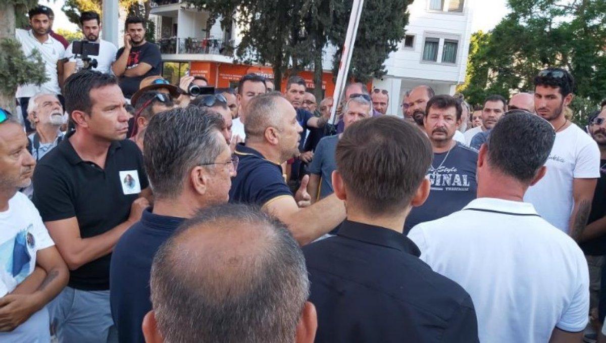 Muğla'da bin kişilik grup öldürülen yakınları için adliye önünde toplandı