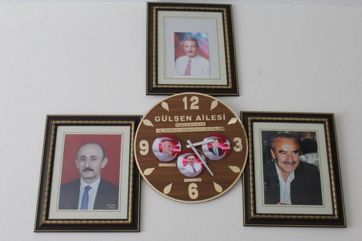 15 Temmuz'da 2 oğlunu ve damadını şehit veren Gülşen Nine, mezarları başında teselli arıyor