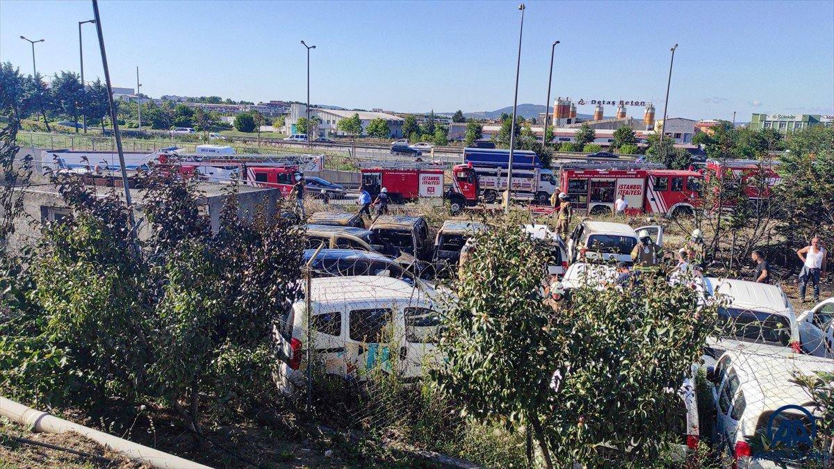 İstanbul Sancaktepe'de otoparkta yangın