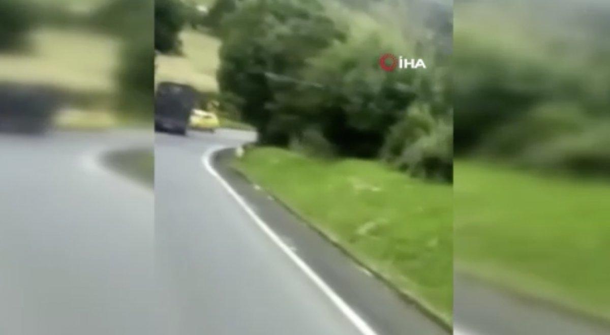 Kolombiya'da freni patlayan kamyonetin şoförü atladı: 1 ölü 3 yaralı