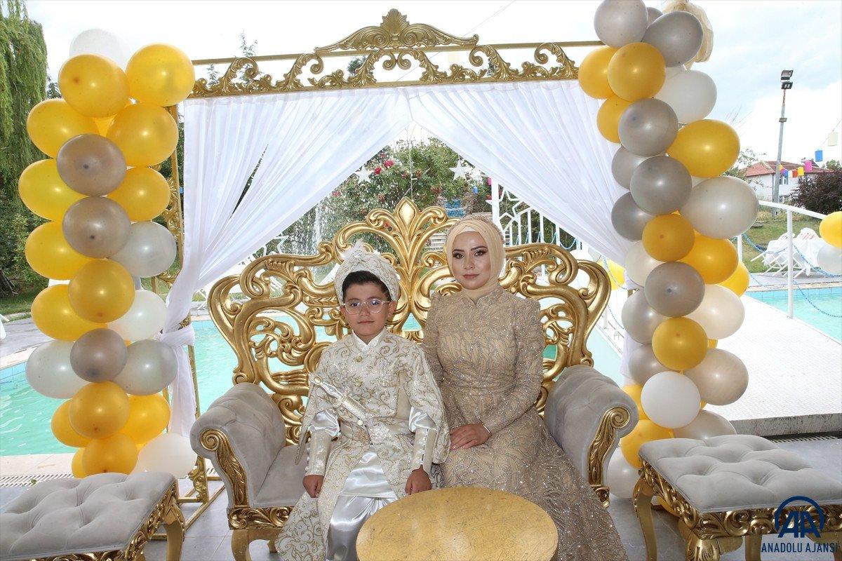 Tokat'ta vali şehit çocuğuna makam aracını tahsis etti