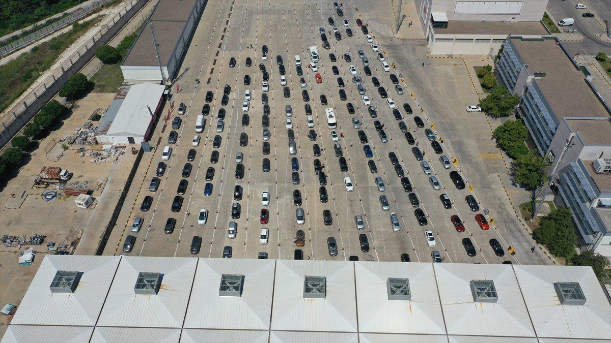 Gurbetçiler vatanlarına ulaşmanın mutluluğunu yaşıyor