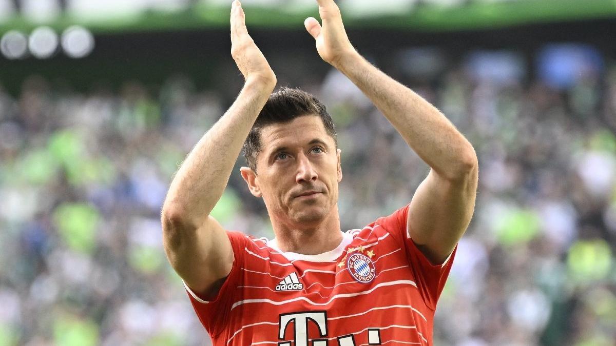 Barcelona Robert Lewandowski'yi resmen açıkladı