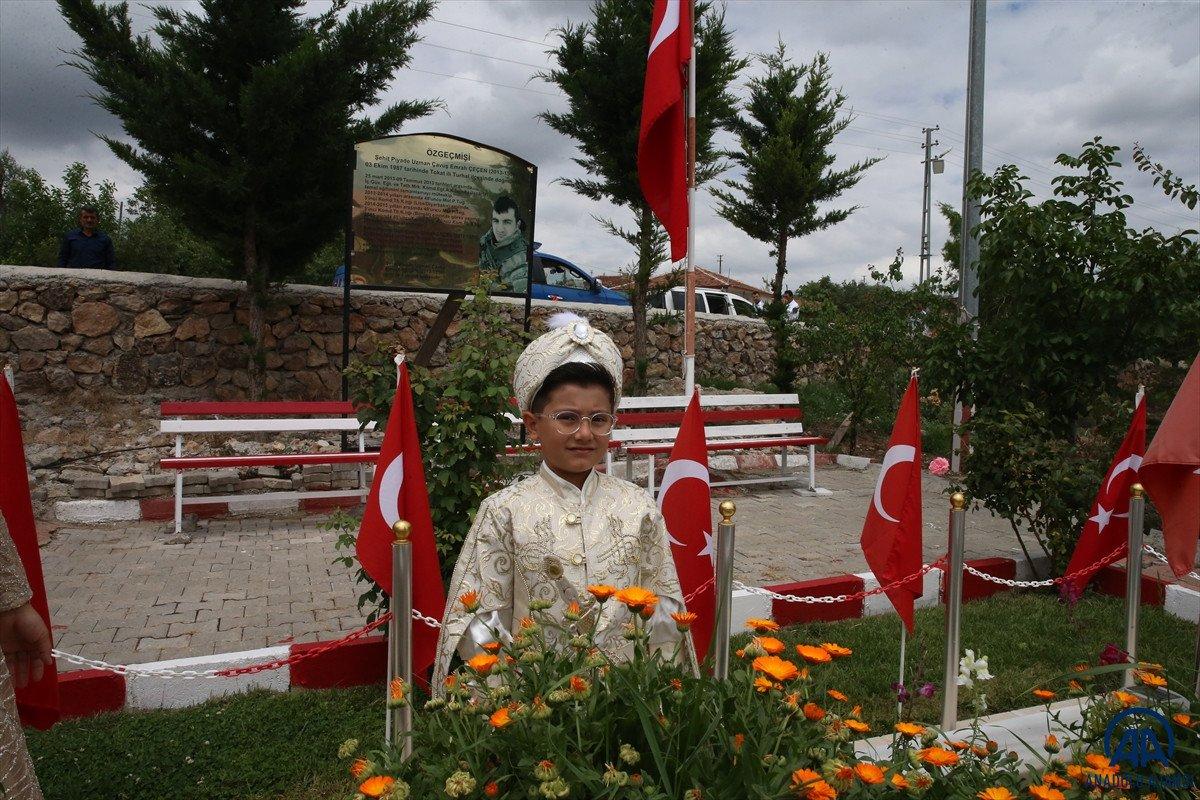 Tokat'ta vali şehit çocuğuna makam aracını tahsis etti