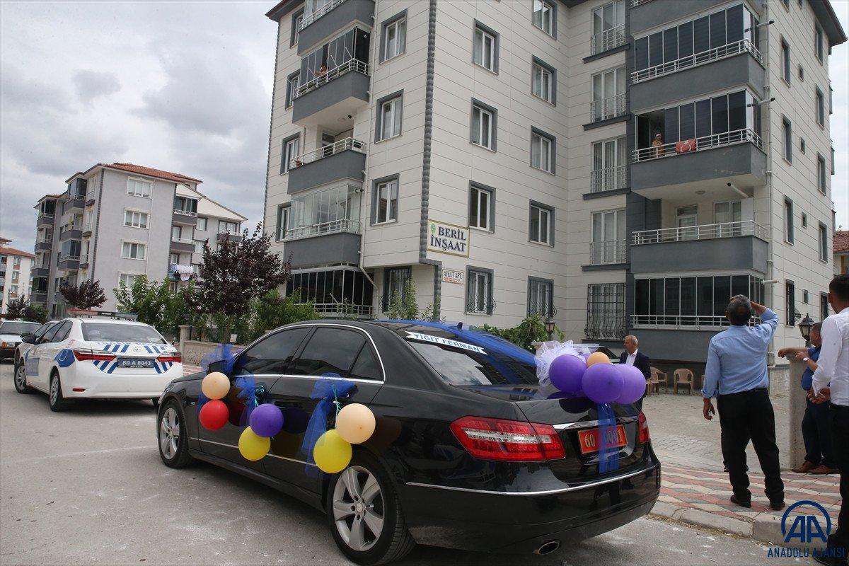 Tokat'ta vali şehit çocuğuna makam aracını tahsis etti