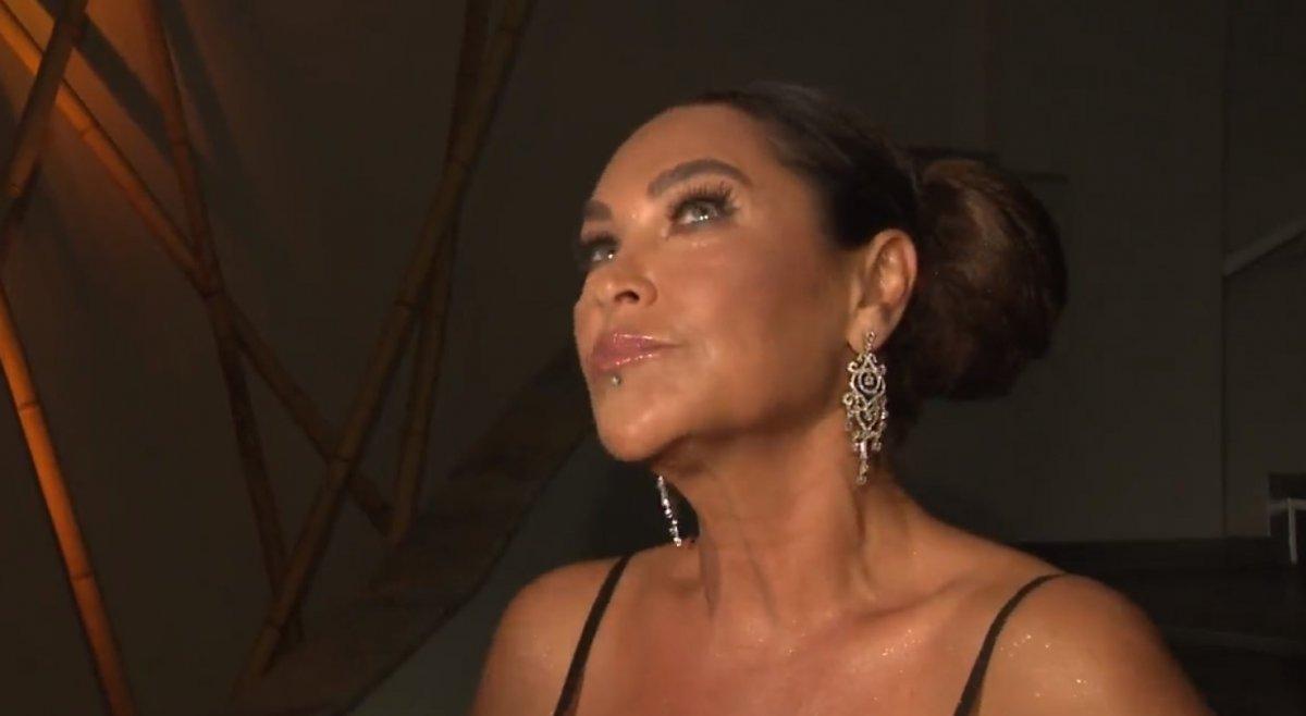 Hülya Avşar tatil beldelerinde artan fiyatlara değindi