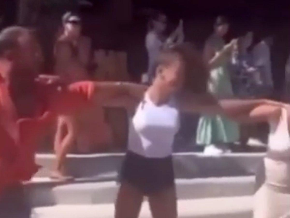 Serenay Sarıkaya'dan sirtaki şov