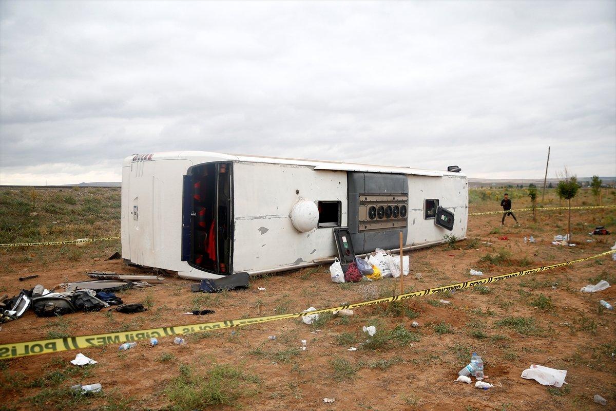 Kayseri'de tur otobüsü şarampole devrildi