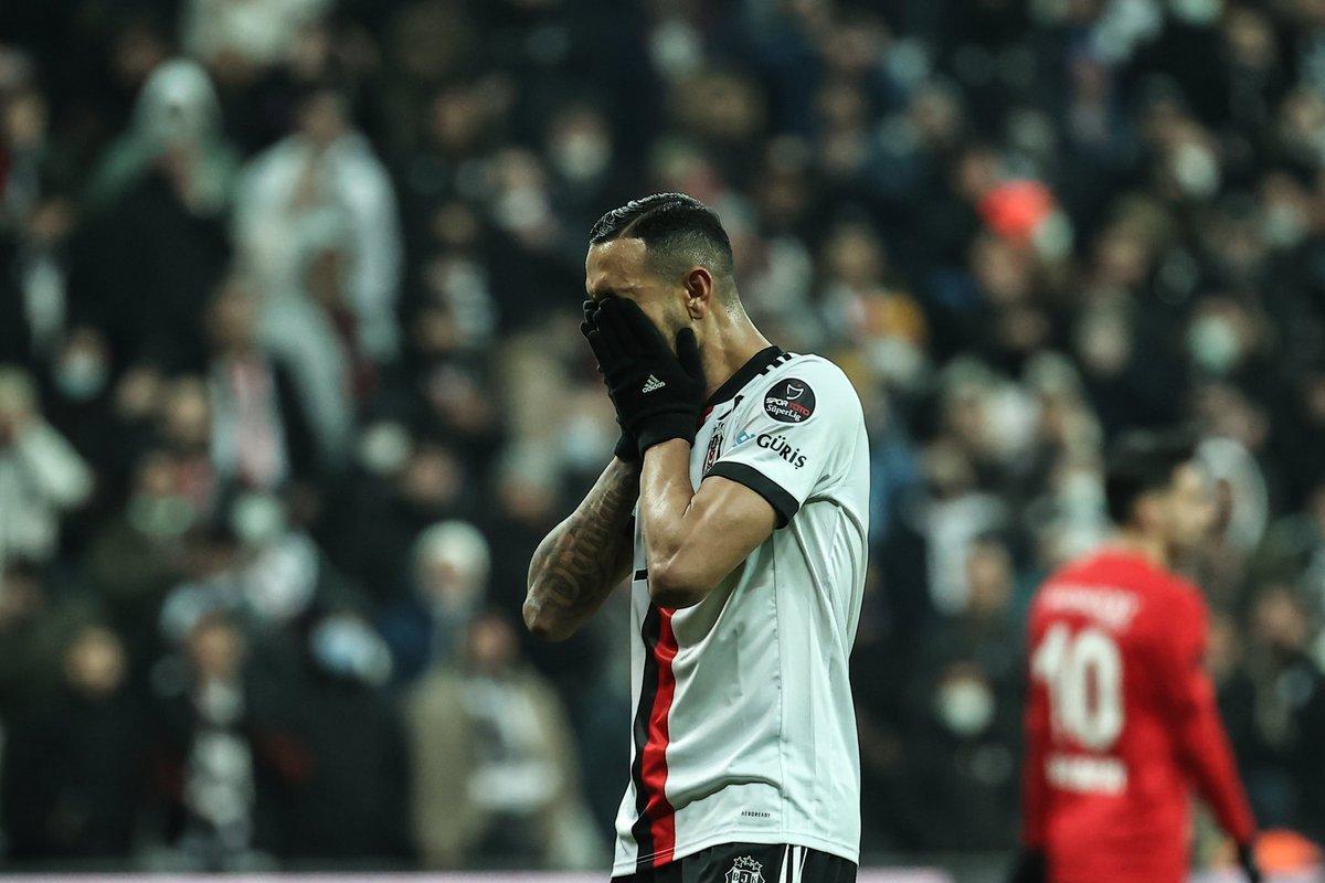 Beşiktaş'a Josef de Souza'dan kötü haber