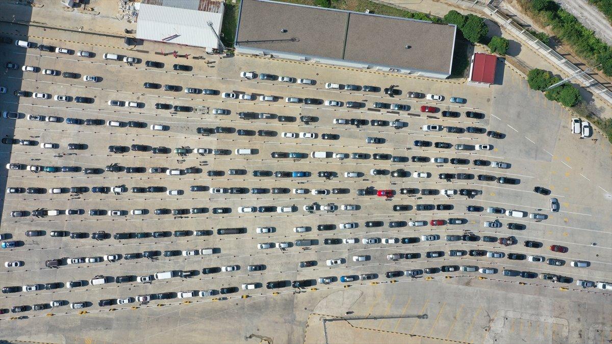 Sınır kapısında gurbetçi yoğunluğu devam ediyor