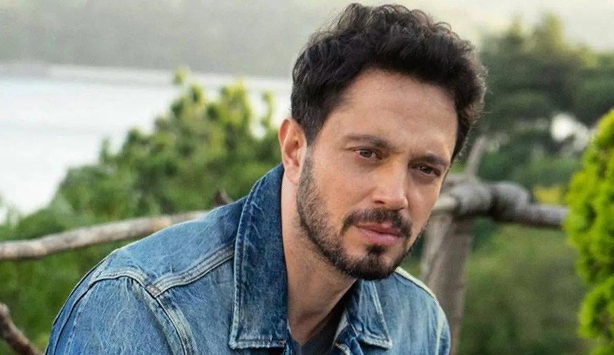 Murat Boz, Tuba Büyüküstün ile aşk iddialarını yalanladı