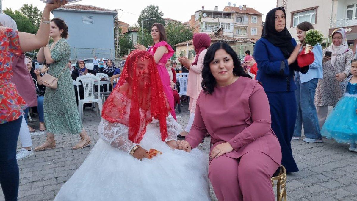 Çorumlu Yasemin'in gelinlik hayali gerçek oldu