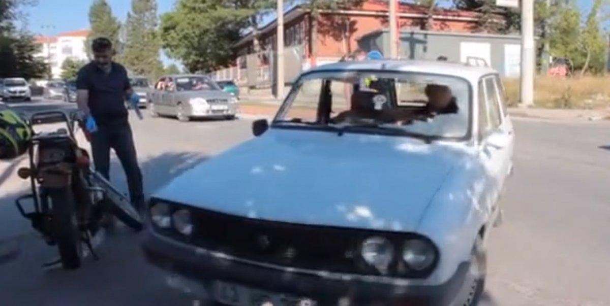 Kütahya'da bir araç sürücü, çalınan motosikletiyle çarpıştı