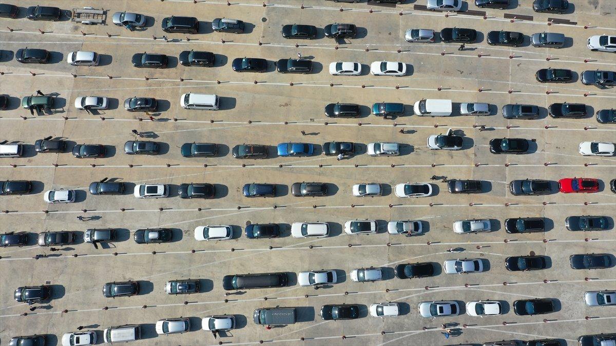 Sınır kapısında gurbetçi yoğunluğu devam ediyor