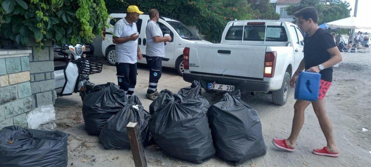 Tekirdağ'da tatilcilerden geriye 483 ton çöp kaldı