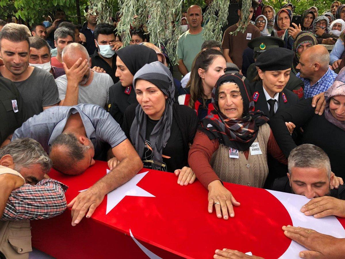 Şehit Uzman Çavuş Taşkın, Erzurum'da son yolculuğuna uğurlandı