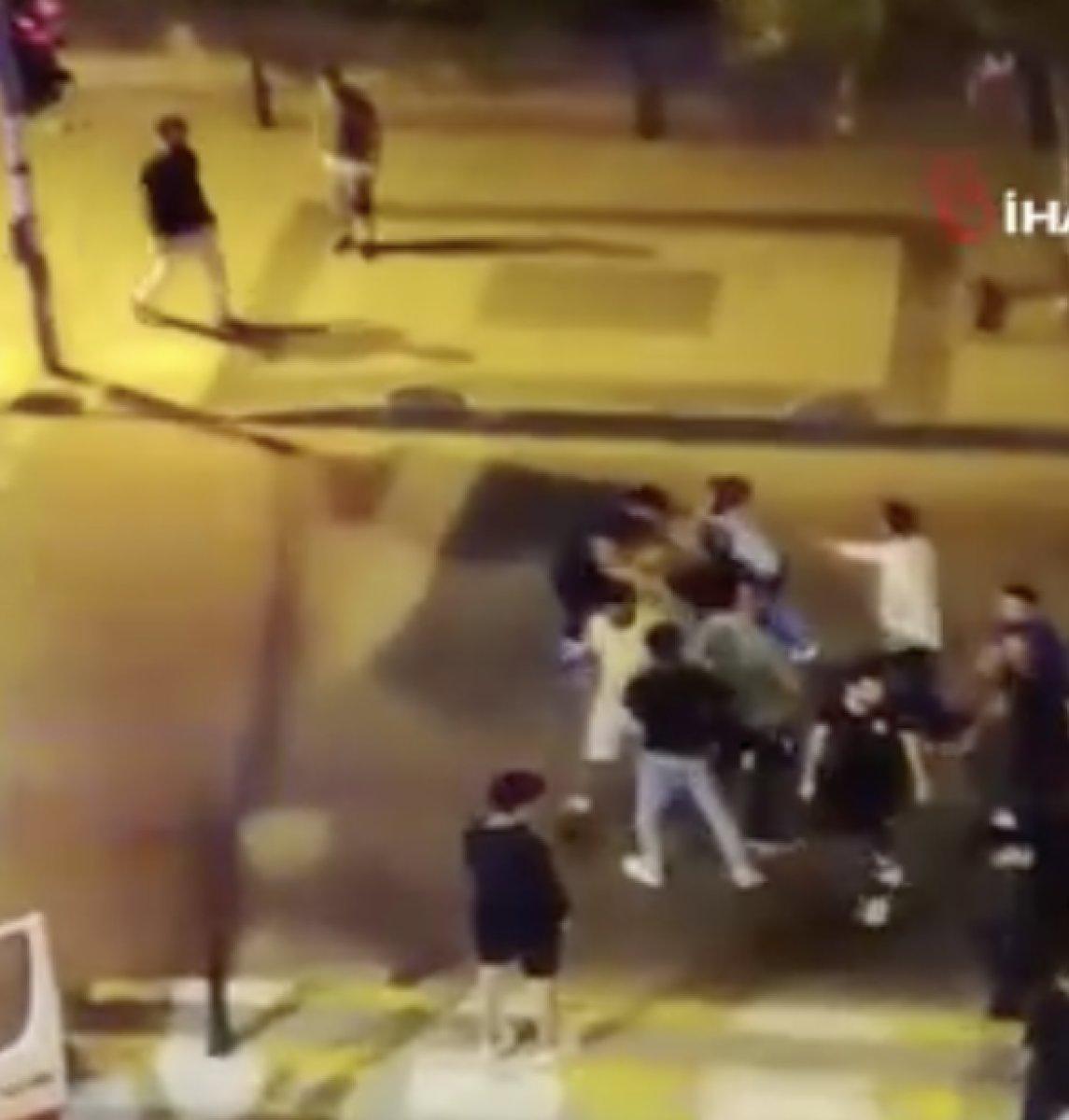 Esenyurt'ta hızlı giden ambulansa küfredince kavga çıktı