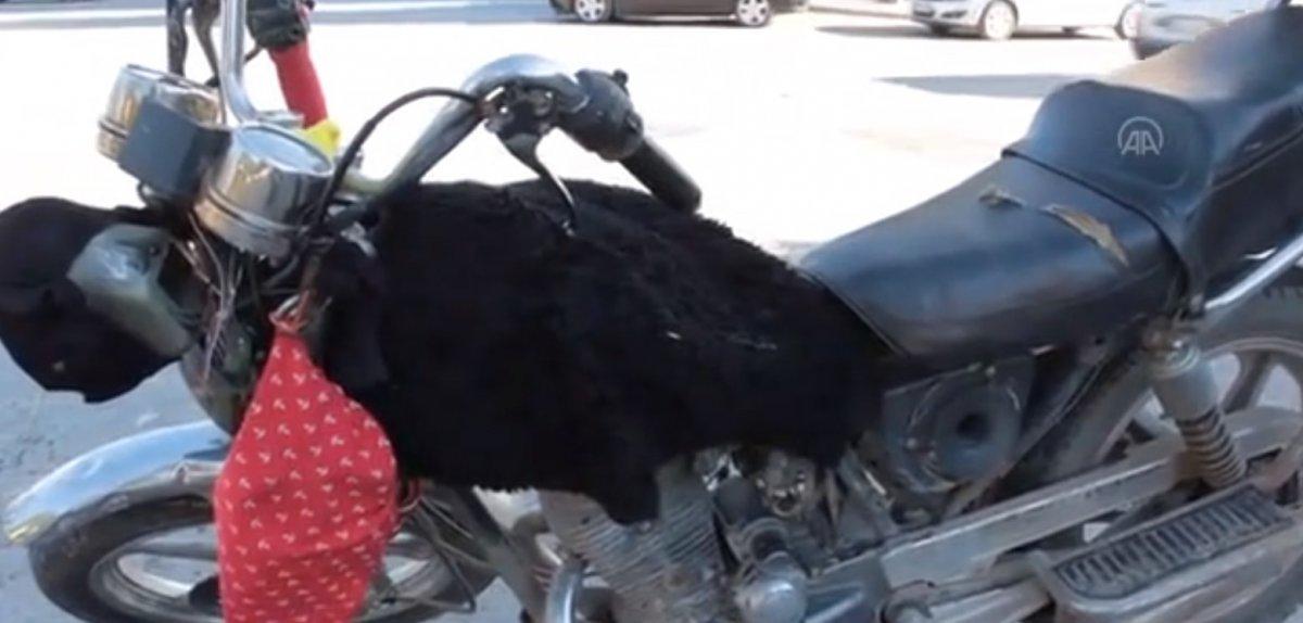 Kütahya'da bir araç sürücü, çalınan motosikletiyle çarpıştı