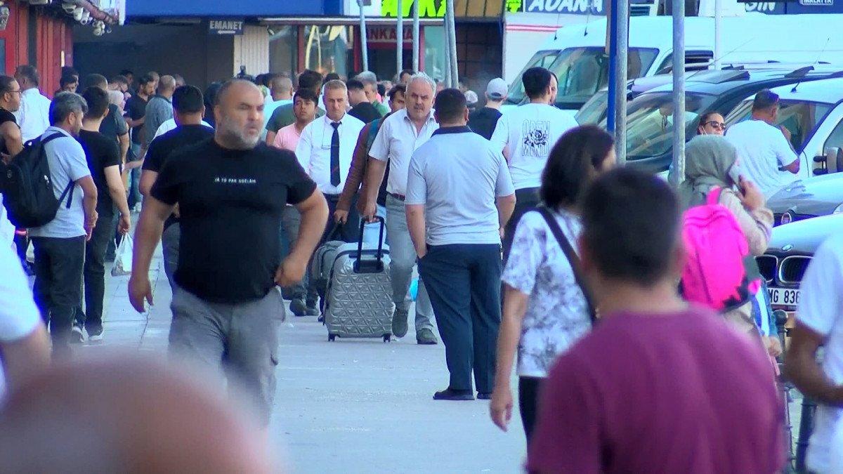 İstanbul'da otogarda dönüş hareketliliği