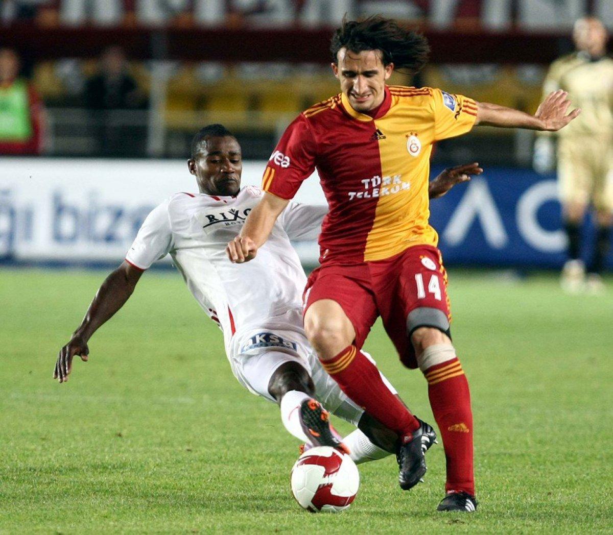 Mehmet Topal futbolu bıraktı