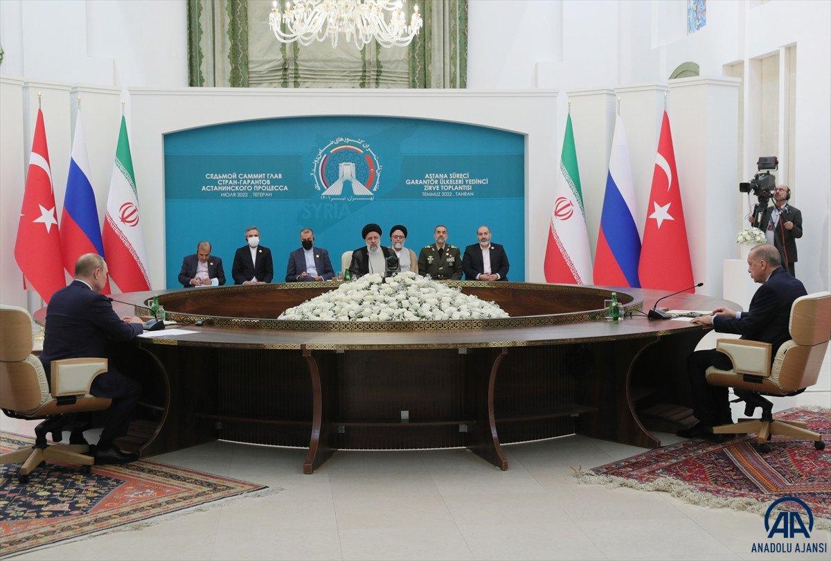 Tahran'da üçlü zirve