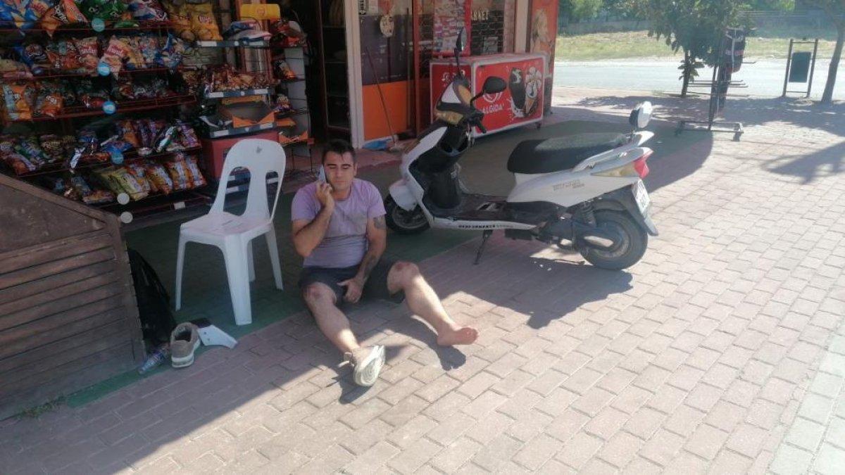 Antalya'da kaza yapan motosiklet sürücüsü çarpıştığı sürücüyle helalleşti