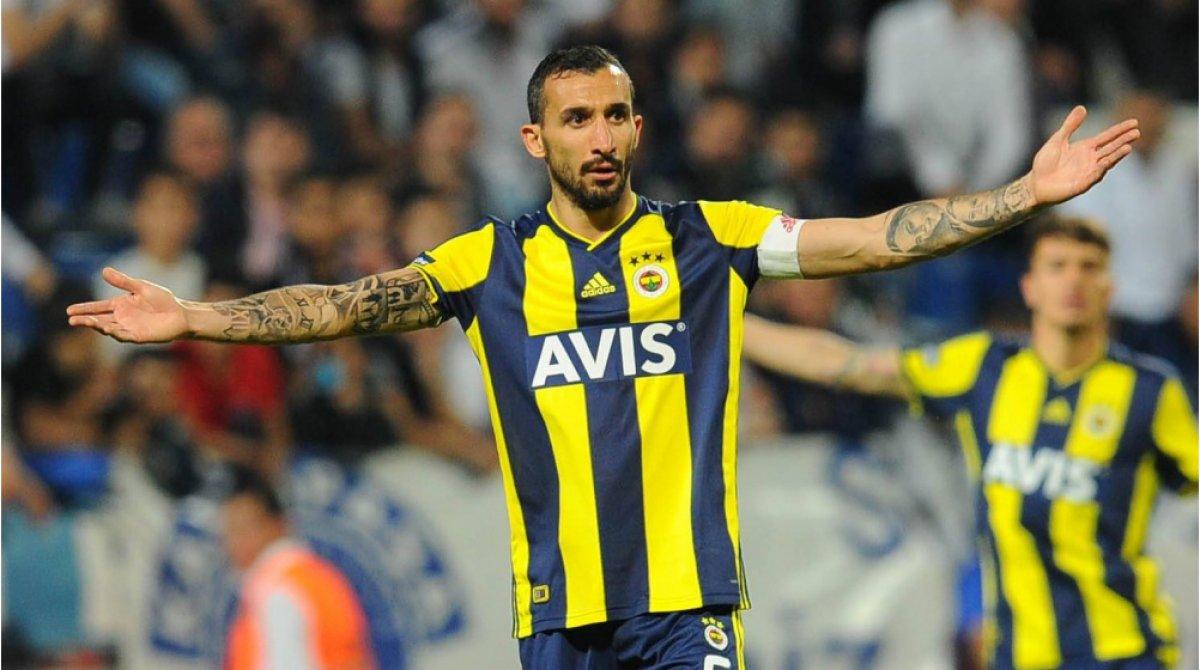 Mehmet Topal futbolu bıraktı