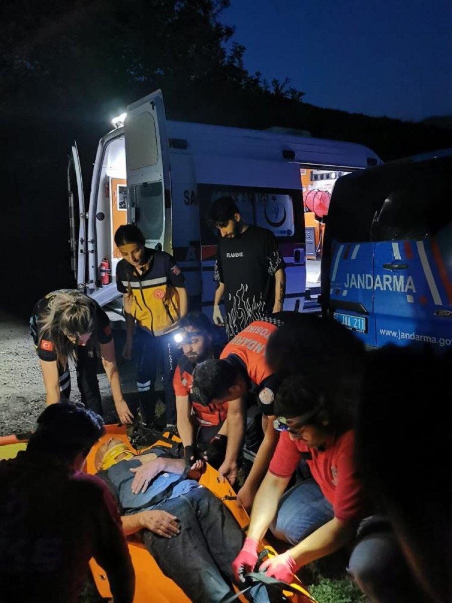 Sakarya'da mantar toplamak isteyen bir kişi  570 metreden dere yatağına yuvarlandı