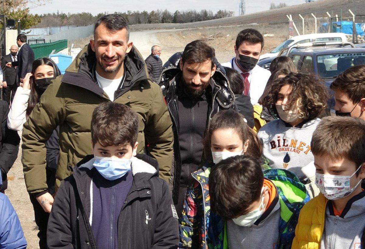 Mehmet Topal futbolu bıraktı