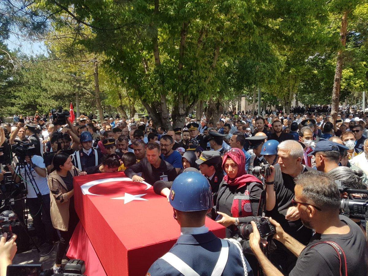 Şehit Mustafa Bozkurt, son yolculuğuna uğurlandı