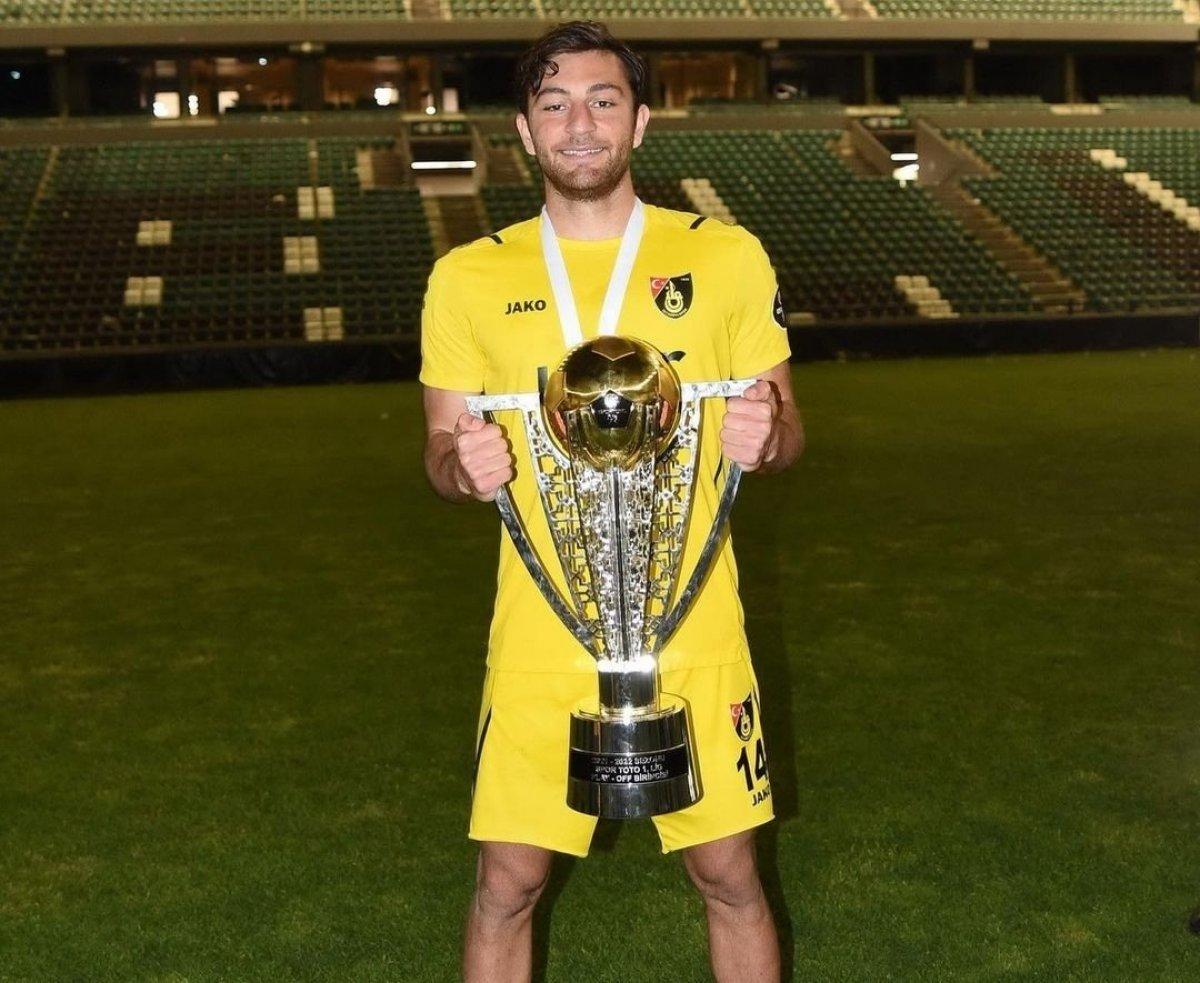 Beşiktaş, Emrecan Uzunhan'ı KAP'a bildirdi