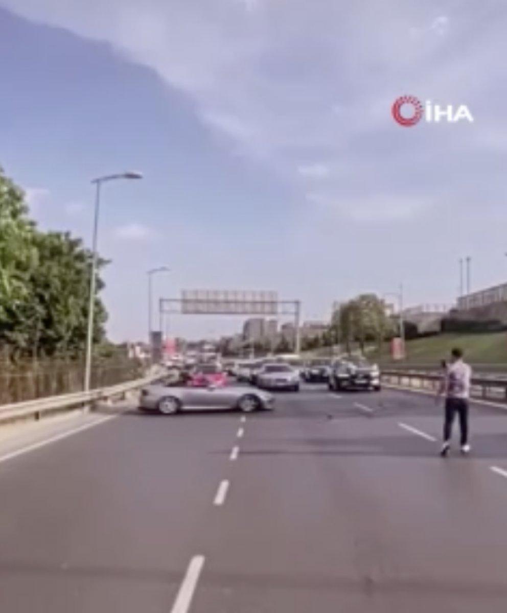 İstanbul'da düğün konvoyunun önünde drift yaptı